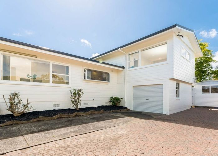  at 7 Munstead Place, Hillcrest, Auckland