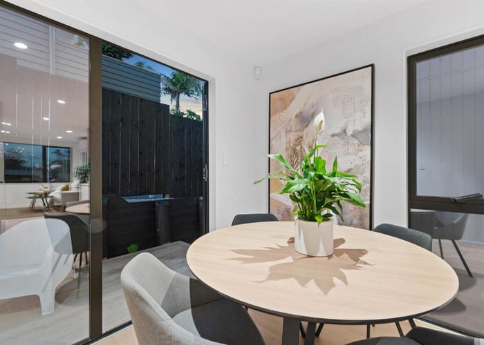  at 9E O'Donn Avenue, Beach Haven, North Shore City, Auckland