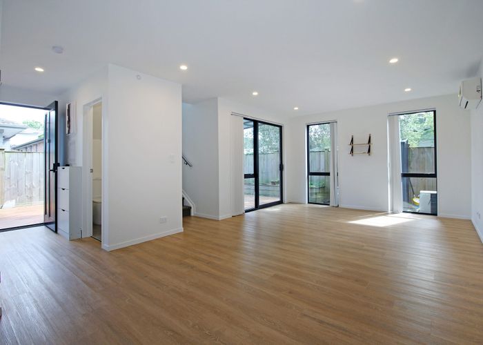  at 29 Glennandrew Drive, Half Moon Bay, Manukau City, Auckland