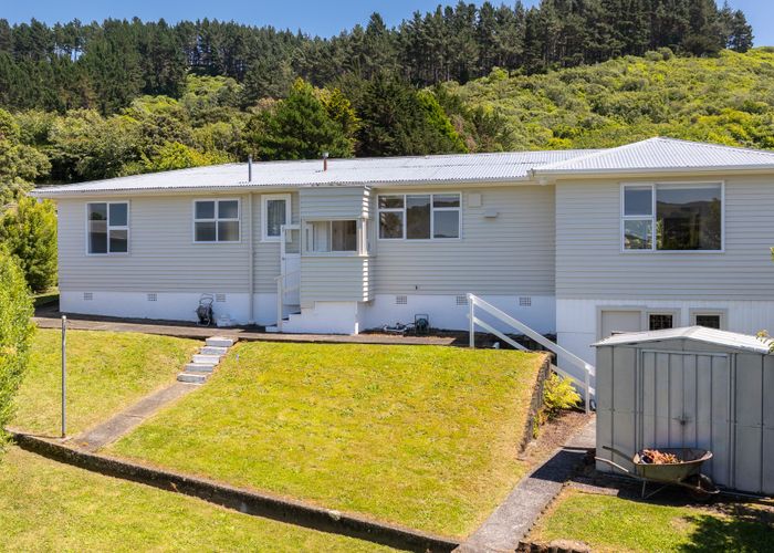  at 28 Franklyn Road, Tawa, Wellington