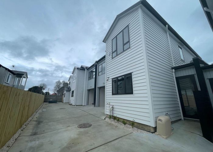  at 3/15 Holland Avenue, Point England, Auckland City, Auckland