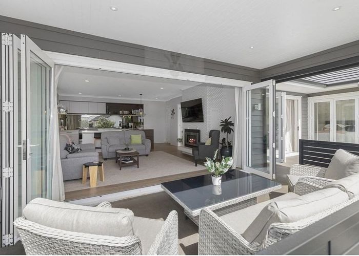  at 2 Audrey Place, Flagstaff, Hamilton