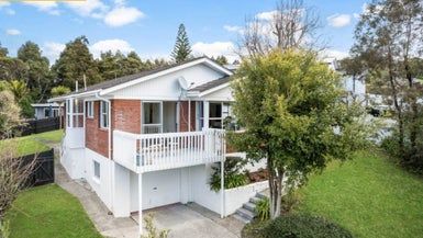  at 41 Mcdowell Crescent, Hillcrest, Auckland