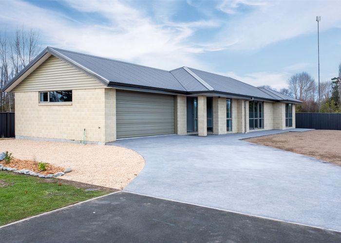  at 7 Strawberry Place, Geraldine