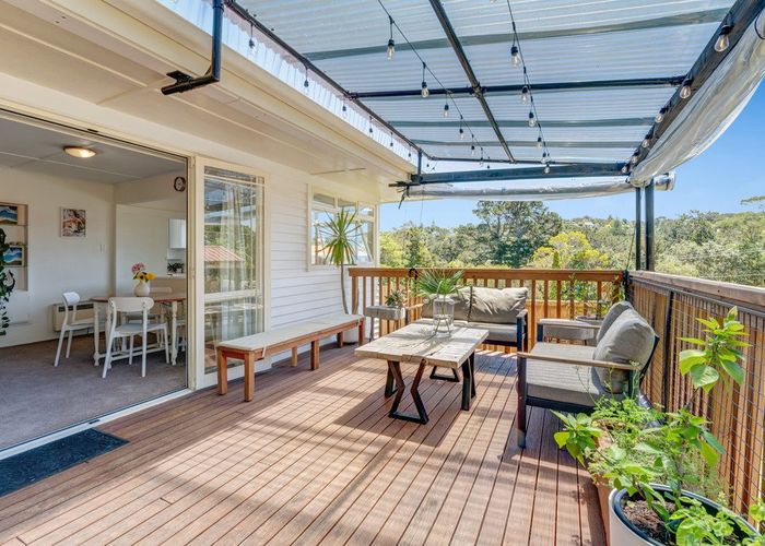  at 1/50 Kaipatiki Road, Glenfield, North Shore City, Auckland