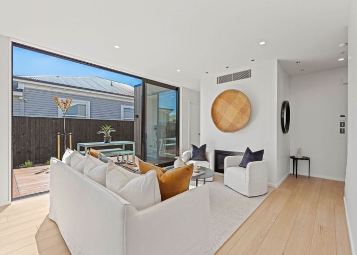  at 33 Clare Road, Merivale, Christchurch City, Canterbury