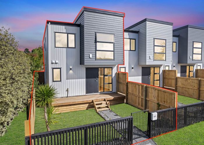  at 8/1 Benita Place, Sunnyvale, Waitakere City, Auckland