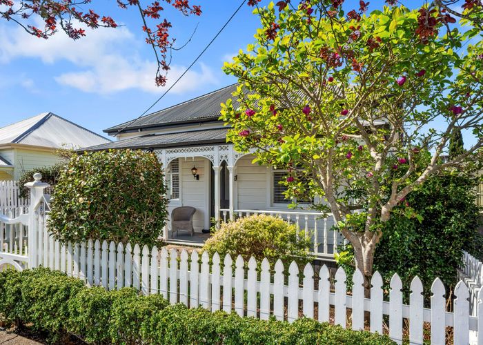  at 1/8 Cambria Road, Devonport, North Shore City, Auckland