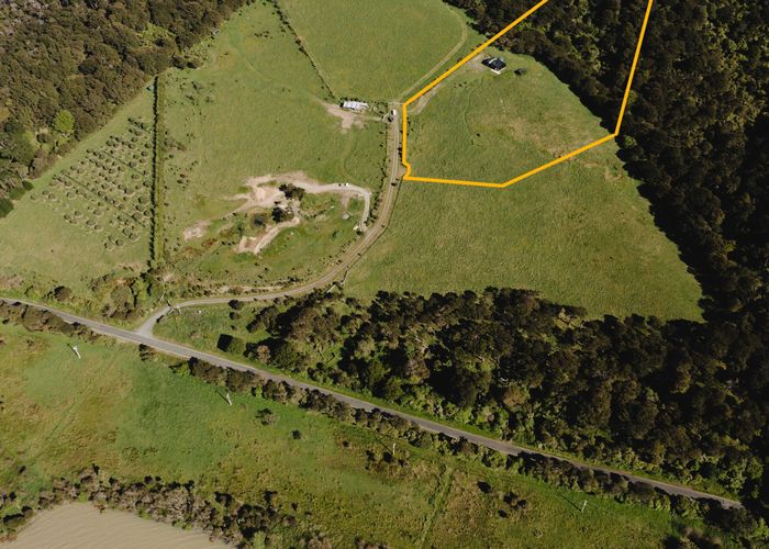  at 1758 Western Lake Road, Western Lake, Featherston