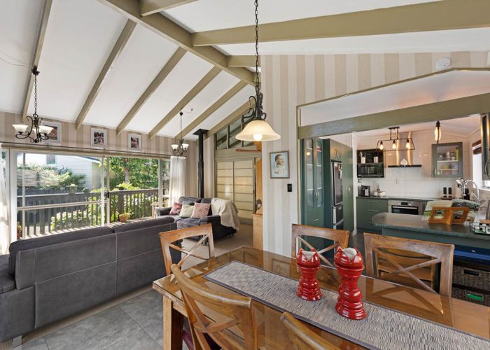  at 71 Meadway, Sunnyhills, Manukau City, Auckland