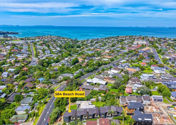  at 584 Beach Road, Rothesay Bay, North Shore City, Auckland