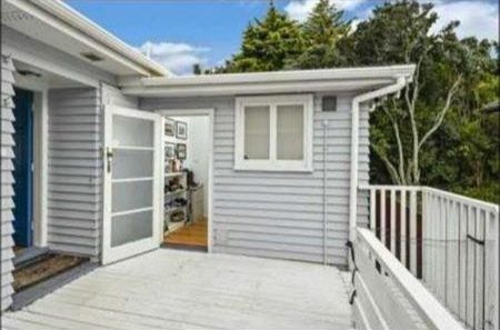  at 3B Dallinghoe Crescent, Milford, North Shore City, Auckland
