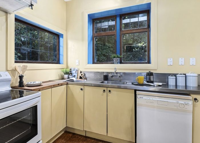  at 17 Imlay Crescent, Ngaio, Wellington