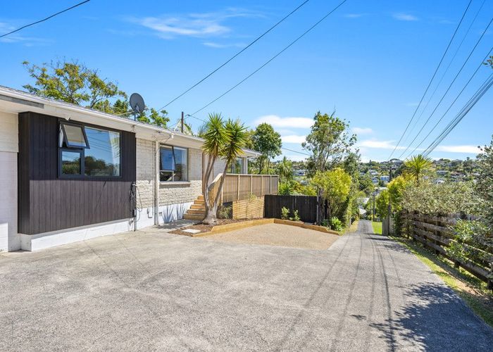  at 1/92 Saddleback Rise, Murrays Bay, Auckland