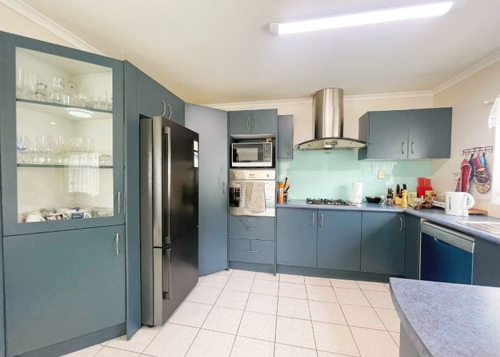  at 10 Basra Drive, Henderson, Auckland