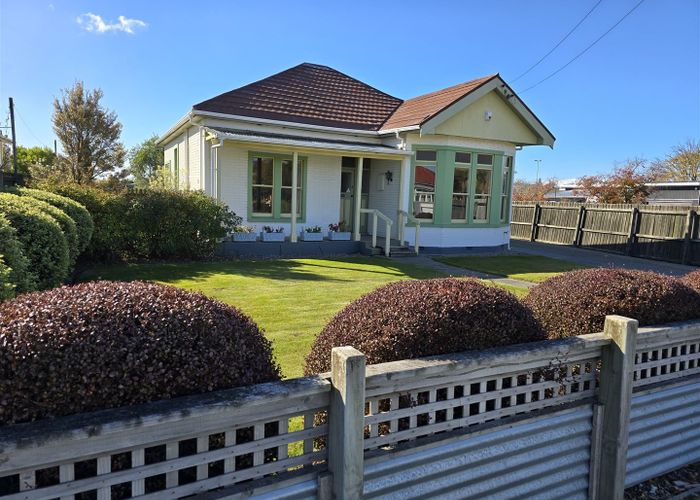  at 27 MacKenzie Avenue, Woolston, Christchurch
