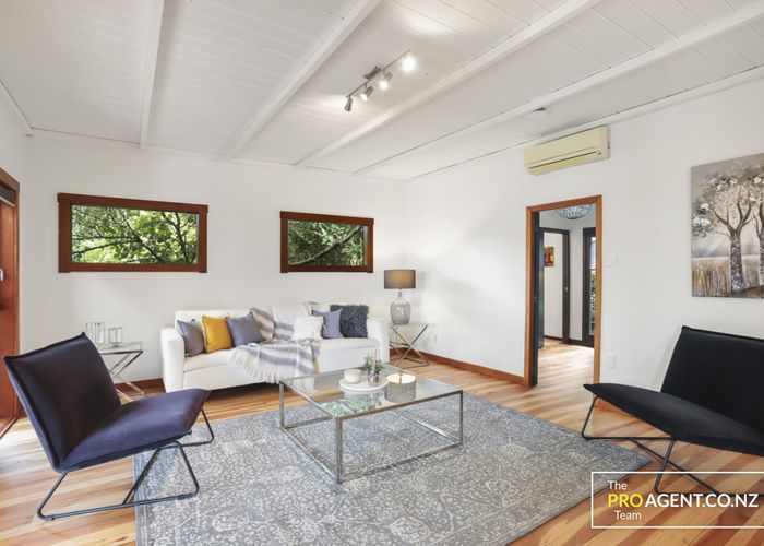  at 26 Kauri Point Road, Laingholm, Auckland