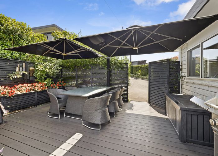  at 9A Del Mar Place, Merrilands, New Plymouth