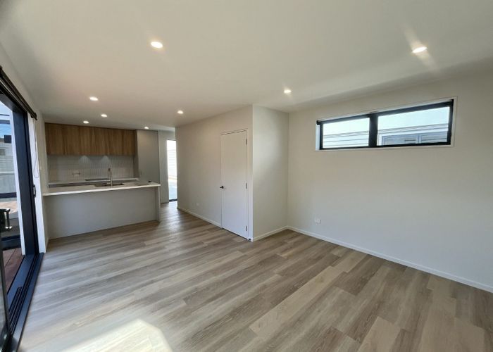  at 2/10 Surrey Street, Linwood, Christchurch