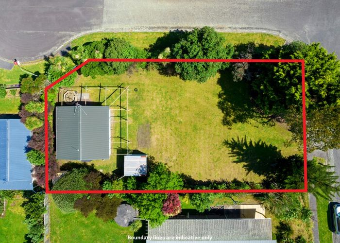  at 8 Sand Dune Grove, Waikawa Beach, Manakau