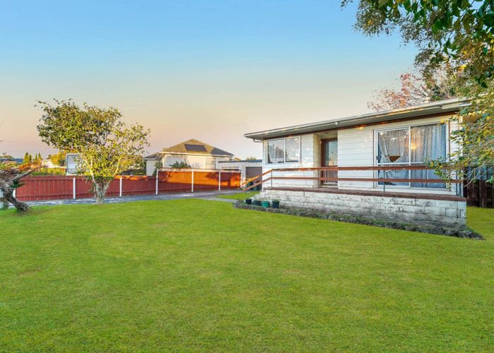  at 2/12 Evelyn Street, Papatoetoe, Manukau City, Auckland