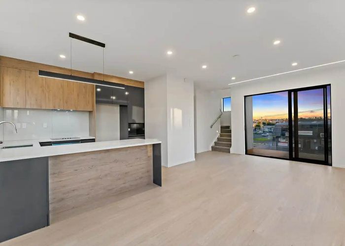  at 1/16 Binsted Road, New Lynn, Waitakere City, Auckland