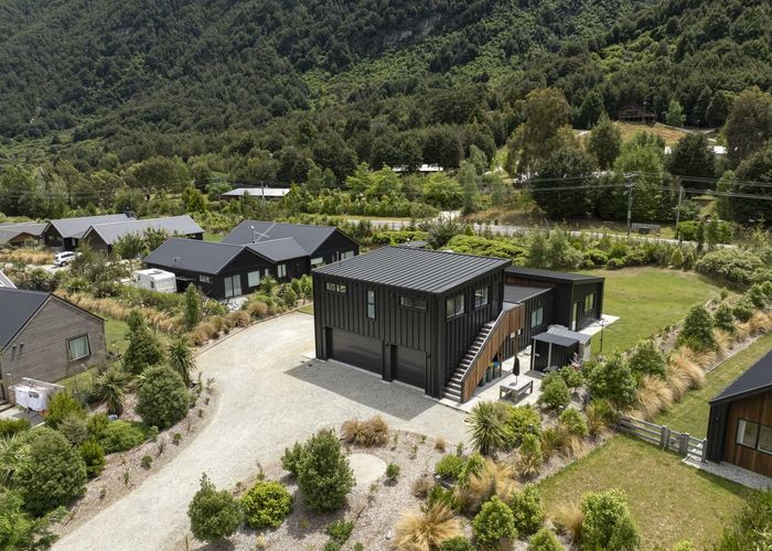  at 43 Peregrine Falcon Road, Mount Creighton, Queenstown
