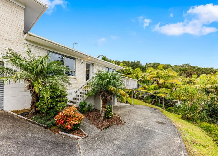  at 2/18 Simon Ellice Drive, Bayview, North Shore City, Auckland