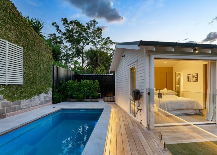  at 23 Cumberland Avenue, Westmere, Auckland