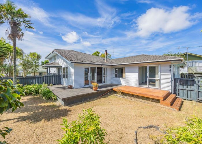  at 2 Redwood Drive, Massey, Auckland