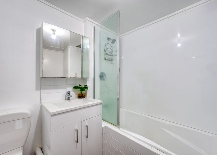  at 8/41 Barber Grove, Moera, Lower Hutt