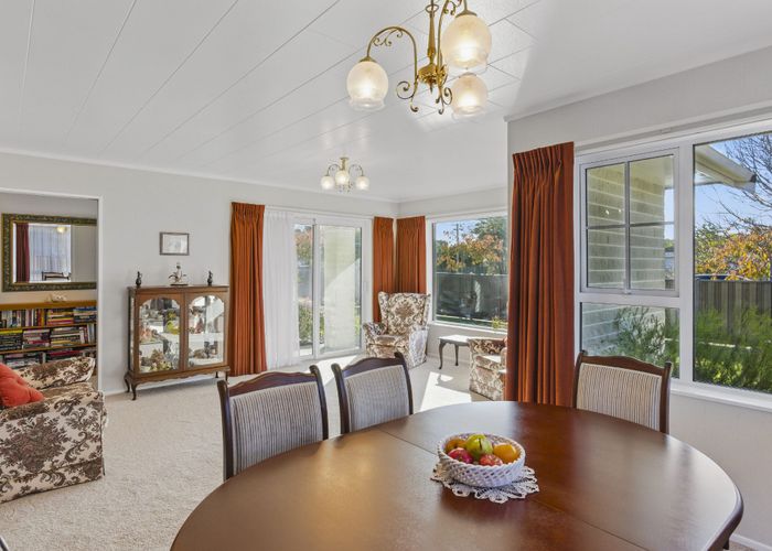  at 2 Gabriel Street, Raumati Beach, Kapiti Coast, Wellington