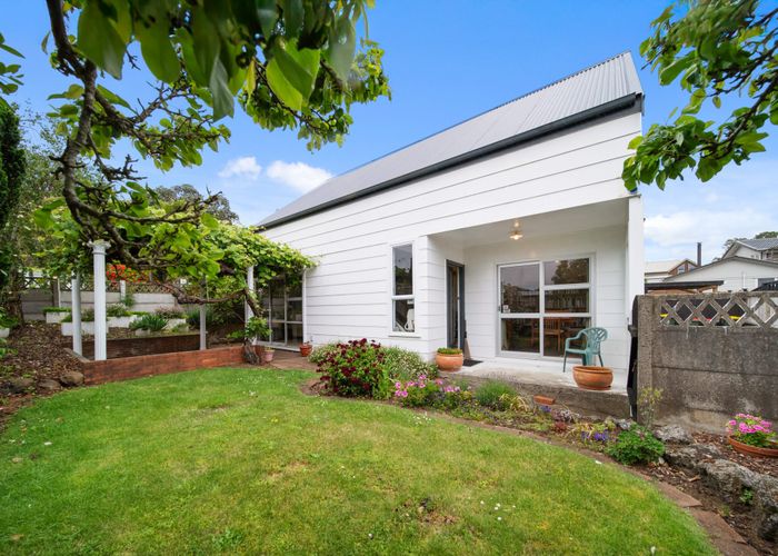  at 19A Ridgemount Rise, Mangere Bridge, Manukau City, Auckland