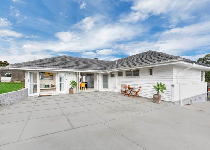  at 11 Pine Terrace, Howick, Manukau City, Auckland