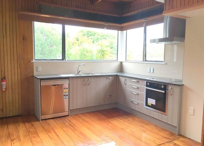  at 11 Hutchinson Ave, New Lynn, Waitakere City, Auckland