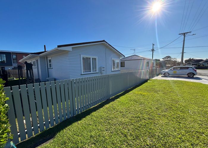  at 16 Hikurangi Street, Te Atatu Peninsula, Waitakere City, Auckland
