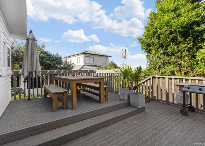  at 6B Lantana Road, Green Bay, Waitakere City, Auckland