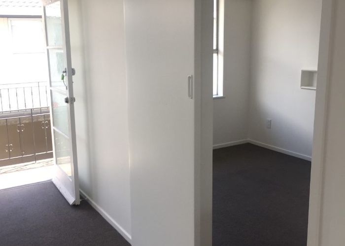  at 2/8 George Street, Mount Eden, Auckland City, Auckland