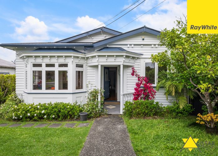  at 27 Tahi Terrace, Glen Eden, Waitakere City, Auckland