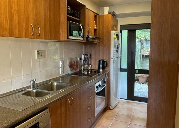  at 2/7 Panill Place, Albany, North Shore City, Auckland