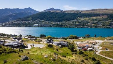  at 6 Elk Place, Kelvin Heights, Queenstown