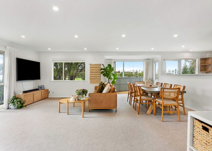  at 1/16 Lyttelton Avenue, Forrest Hill, North Shore City, Auckland