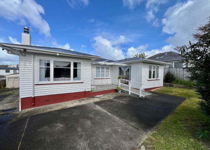  at 47 Royal View Road, Te Atatu South, Waitakere City, Auckland