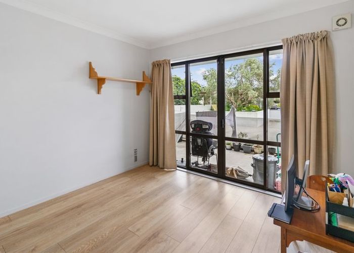  at 121/3 Morningside Drive, Morningside, Auckland City, Auckland