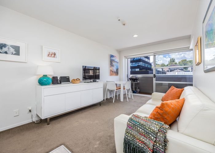  at 27/8 Clayton Street, Newmarket, Auckland