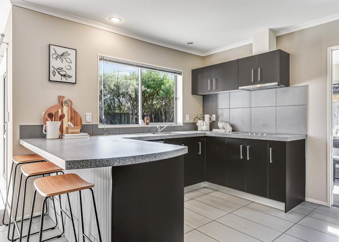  at 8 Rosewood Court, Huntington, Hamilton