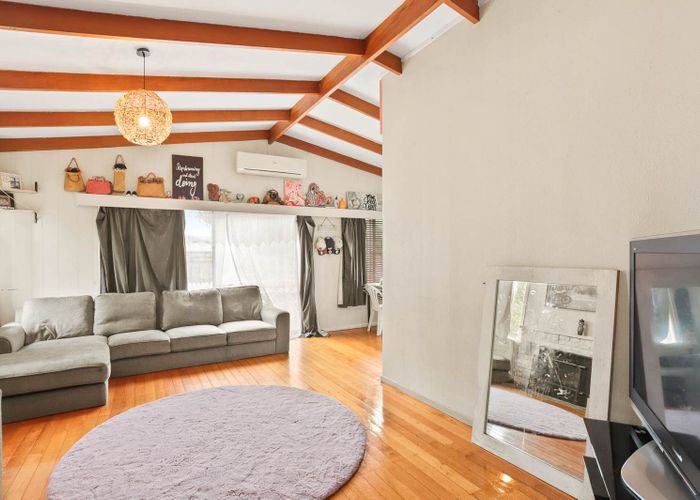  at 6 Fairdene Avenue, Henderson, Waitakere City, Auckland