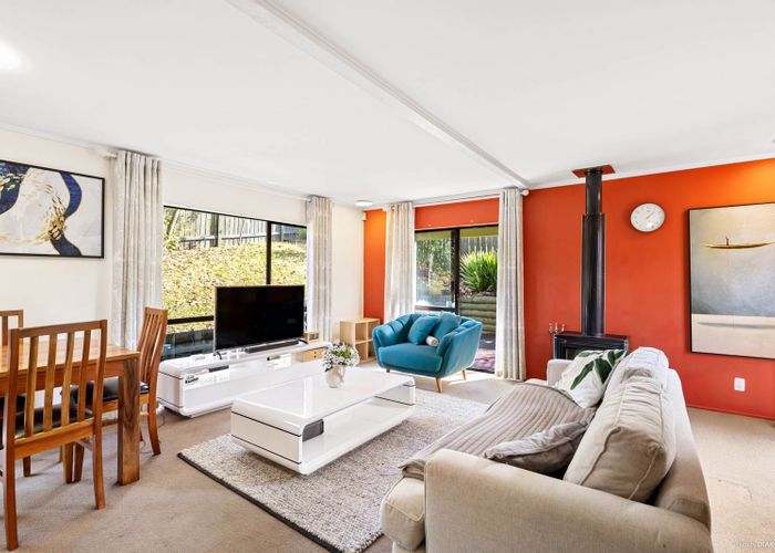  at 1/8 Woodhams Street, Beach Haven, Auckland