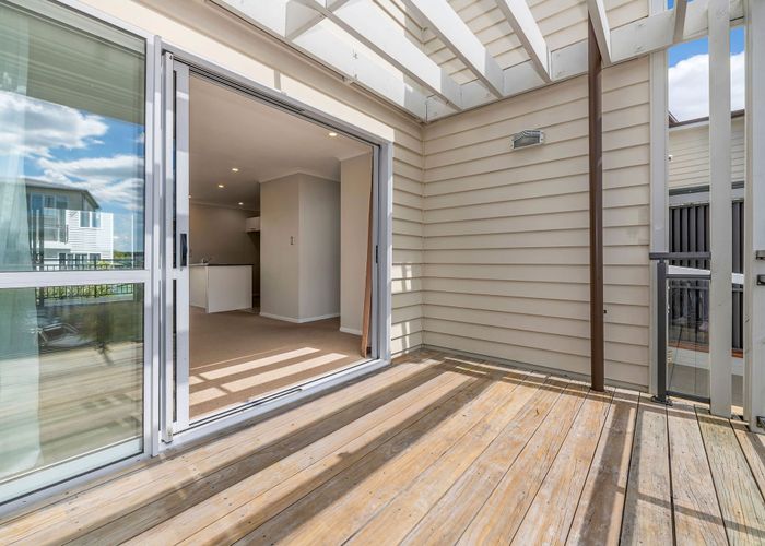  at 6 Panakenake Way, Flat Bush, Manukau City, Auckland