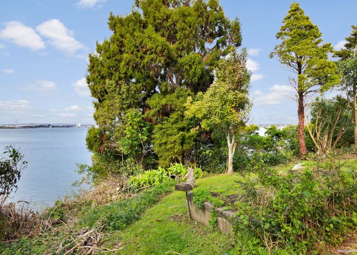  at 21 Frederick Street, Hillsborough, Auckland